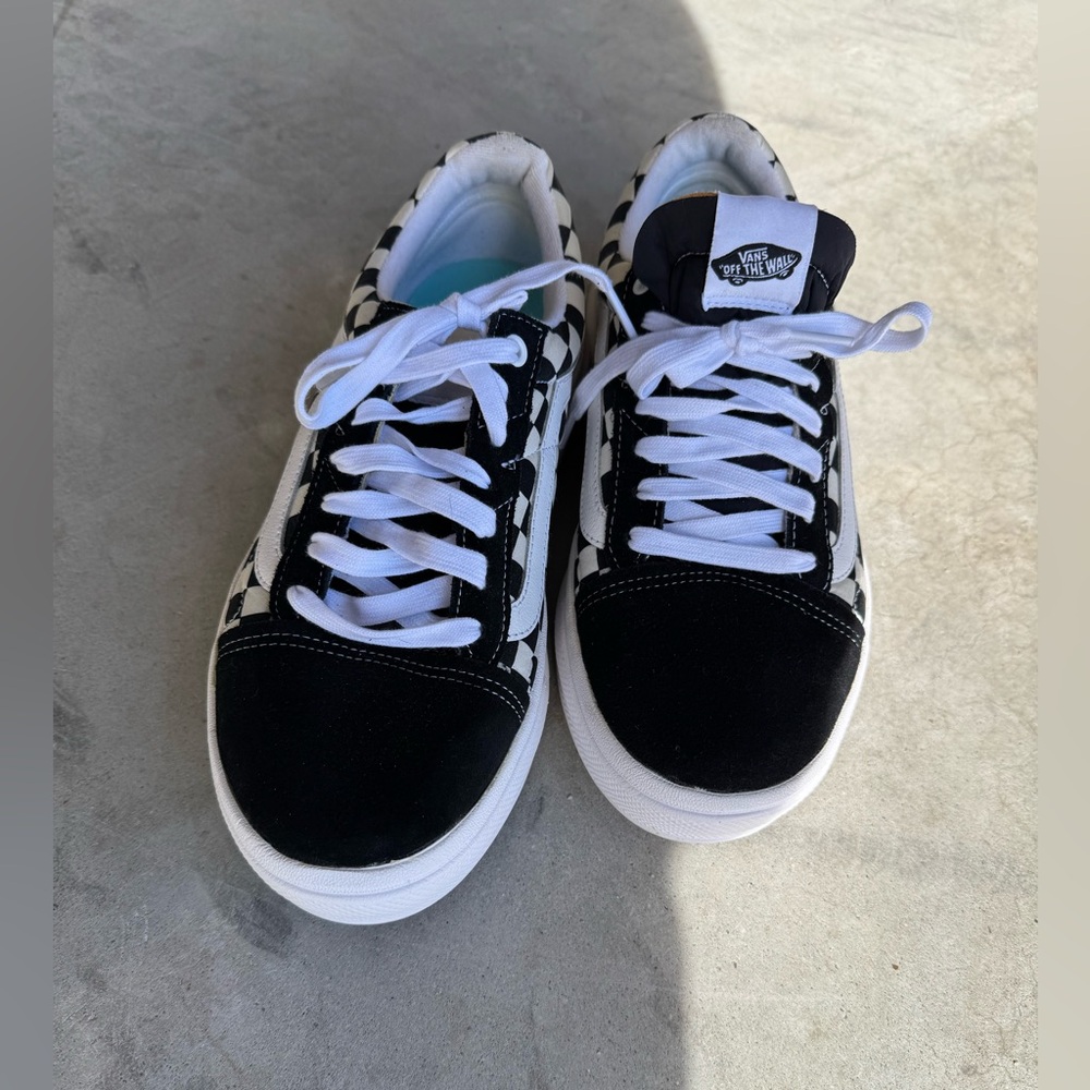 —VANS— BLACK AND WHITE PLAID —BRAND NEW—